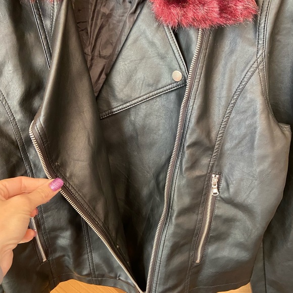 Rampage Black Faux Leather Moto Jacket with Removable Red Fur Collar - Picture 8 of 10